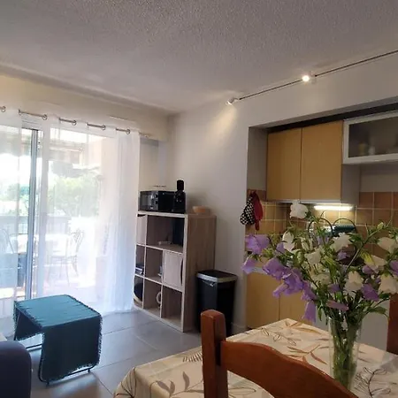 Port Frejus, Le Pre Saint Armand T2, 4 Personnes, Apartment *