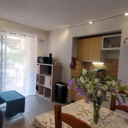 Apartment Port Frejus, Le Pre Saint Armand T2, 4 Personnes, *
